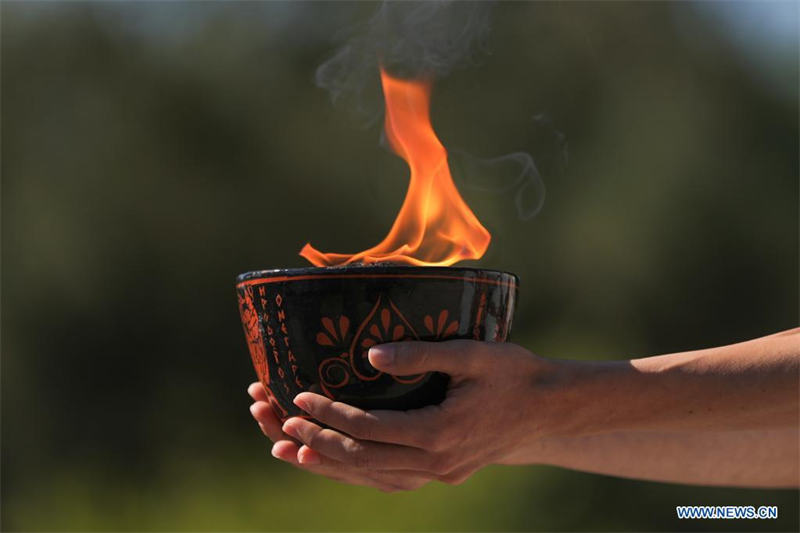 La flamme olympique pour les Jeux d'hiver de Beijing 2022 allumée sur le site antique d'Olympie