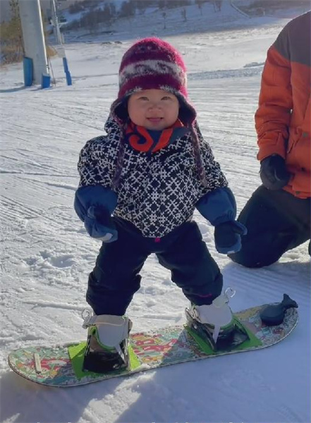 Un « maître du ski » de 11 mois