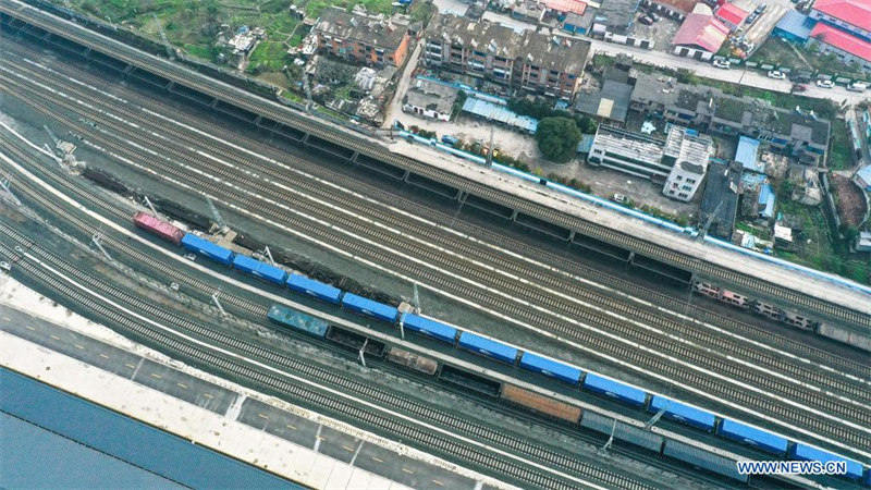 Chine : le Guizhou lance son premier service direct de train de marchandises Chine-Europe