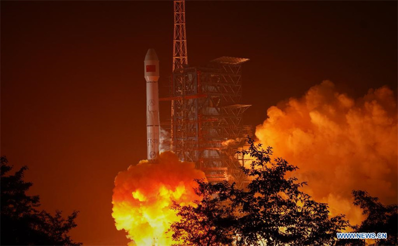 La Chine lance le satellite Zhongxing-1D