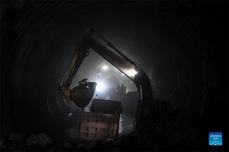 Le tunnel de Wang'an de la ligne à grande vitesse Nanning-Yulin percé