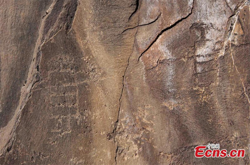 Découverte de peintures rupestres anciennes dans le Qinghai