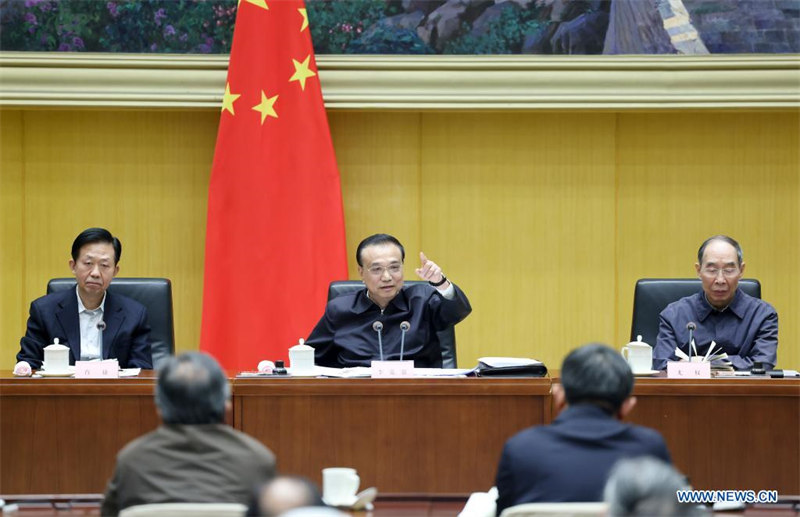 Le PM chinois appelle à davantage de contributions de la part des conseillers