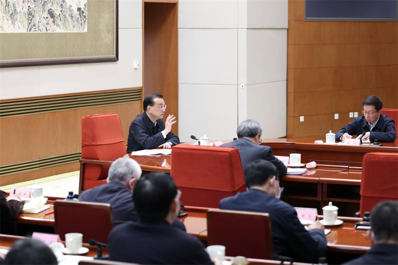 Le PM chinois insiste sur l'intensification de la mise en œuvre des réductions d'impôts et de frais