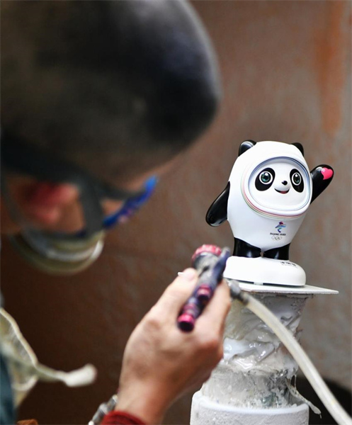Les mascottes des JO de Beijing 2022 : fabriquées en Chine et faites de porcelaine