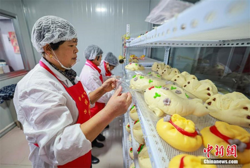 Les pains en forme de tigre populaires à l'approche du Nouvel An chinois