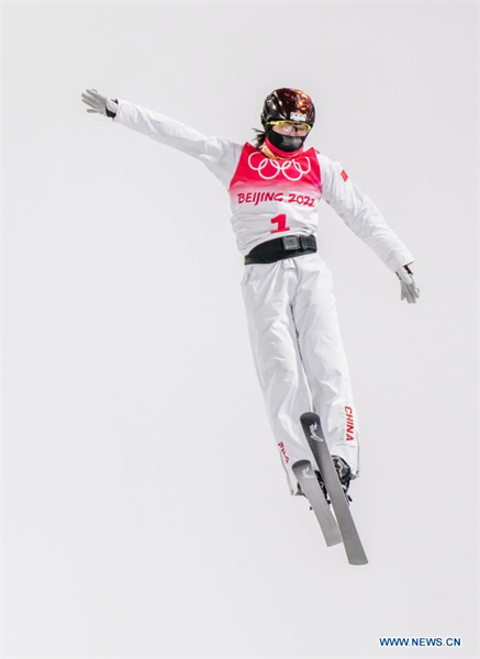(BEIJING 2022) La Chinoise Xu Mengtao remporte la médaille d'or en saut acrobatique femmes