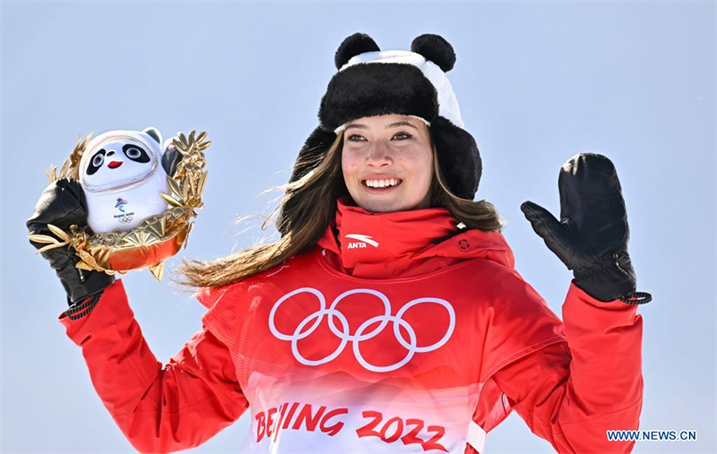 (BEIJING 2022) Gu Ailing remporte le freeski halfpipe, sa deuxième médaille d'or pour la Chine