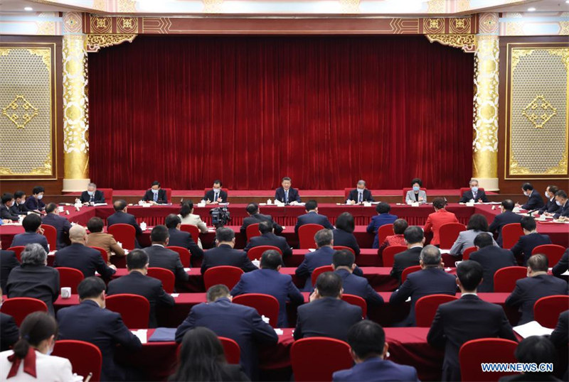 (Deux Sessions) Xi Jinping rend visite à des conseillers politiques et participe à une discussion lors de la session annuelle