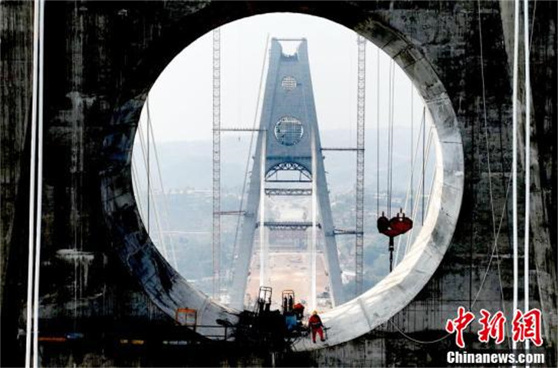 Sichuan : la construction du pont Yibin Lingang à double usage sur le fleuve Yangtsé