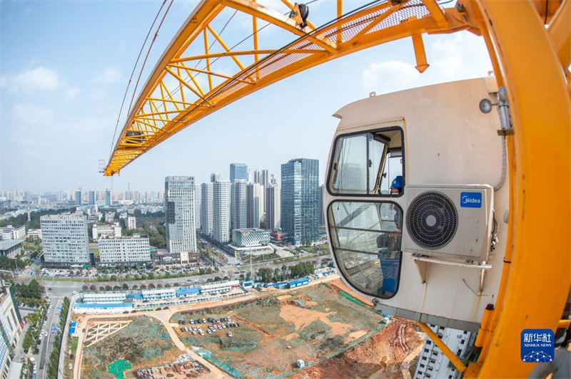 Des « danseuses en hauteur » sur un chantier à Wuhan