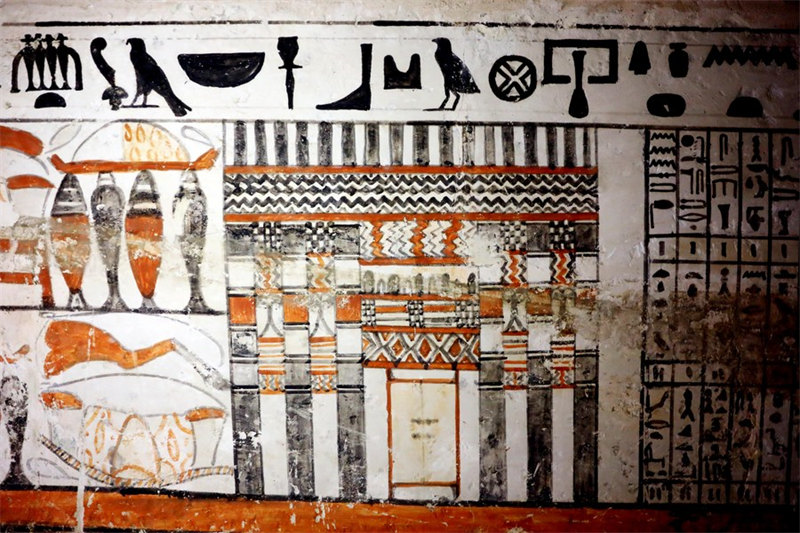 L'Egypte découvre cinq tombes antiques vieilles de 4.000 ans