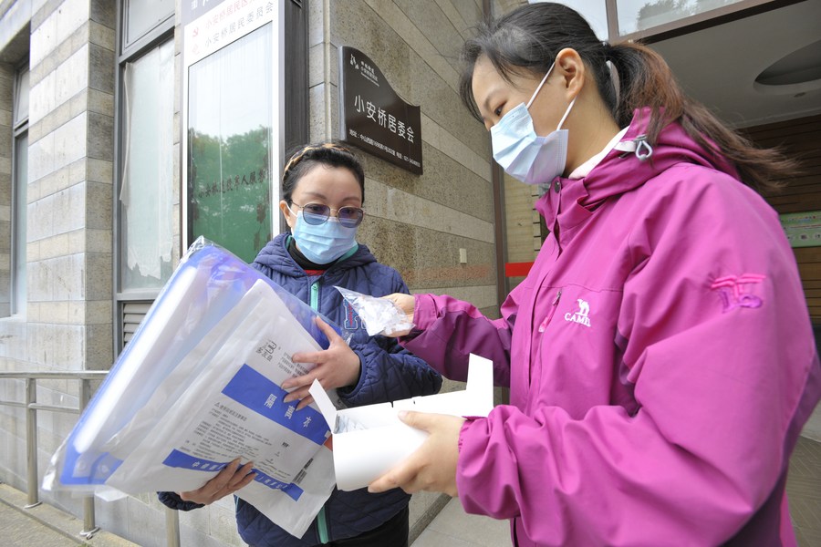 Plus de 14 millions d'habitants de Shanghai se soumettent aux tests antigéniques