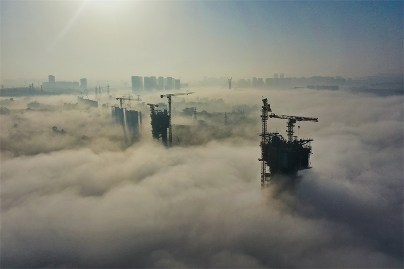 Sichuan : le chantier sur des nuages de Luzhou