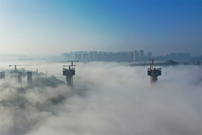 Sichuan : le chantier sur des nuages de Luzhou