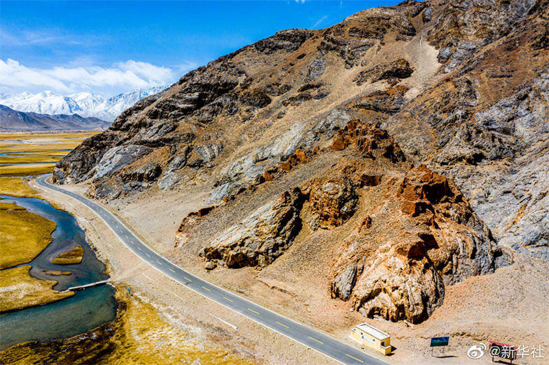 Le kilométrage total des routes rurales au Tibet dépasse les 90 000 km