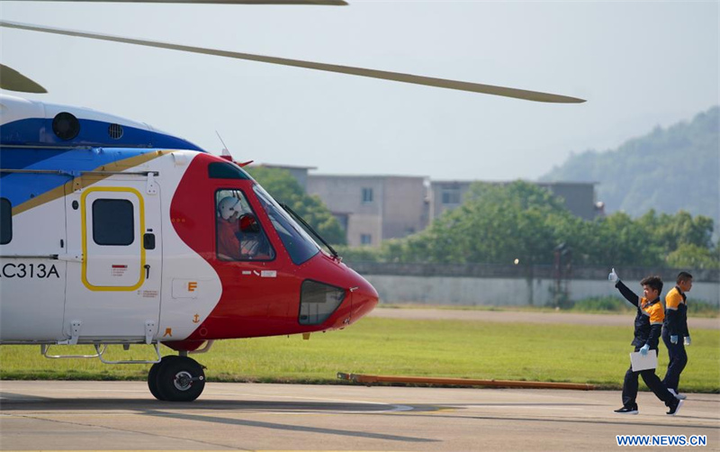 Chine : réussite du premier vol du grand hélicoptère civil AC313A