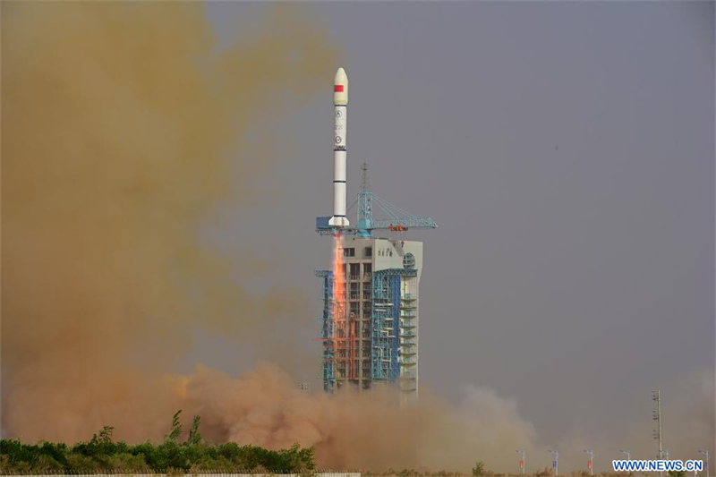 La Chine lance trois satellites de test de communication en orbite basse