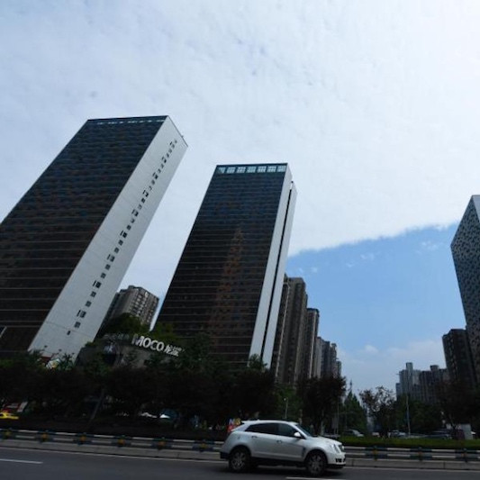 Le ciel coupé en deux par les nuages à Chongqing