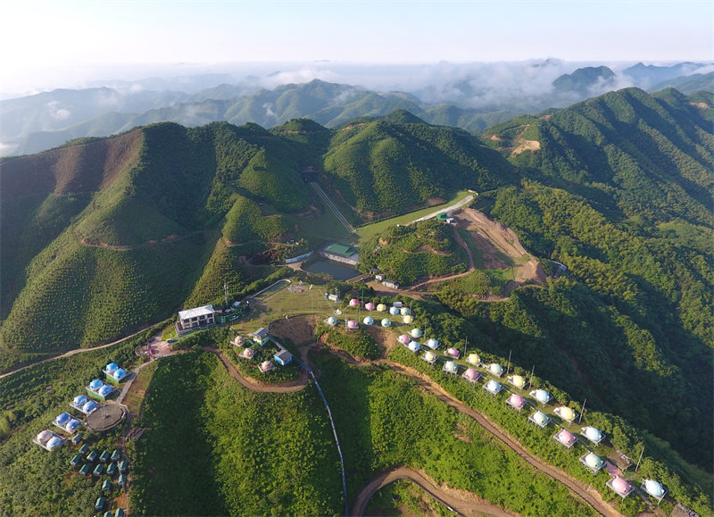 Les auberges situées au sommet des montagnes augmentent les revenus des villageois du Zhejiang