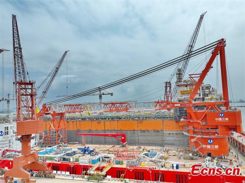 Lancement d'un navire de levage de 3 000 tonnes pour l'installation des parcs éoliens dans le Jiangsu