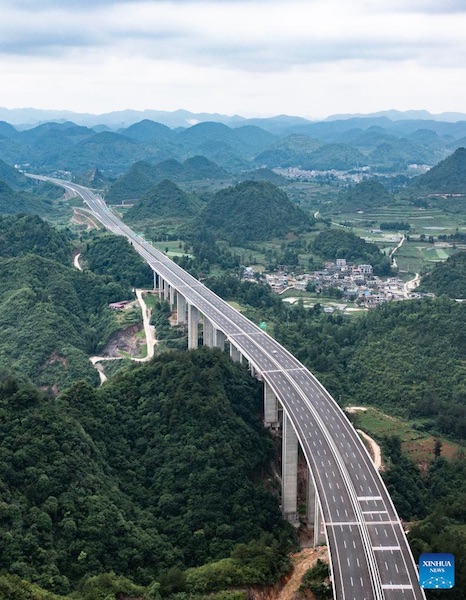 Mise en service de l'autoroute Guiyang-Huangping dans la province du Guizhou