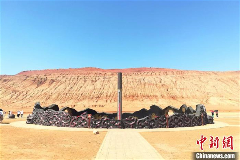 Xinjiang : le « bâton d'or » a affiché une température de 80 degrés Celsius sur le site touristique des monts Huoyan
