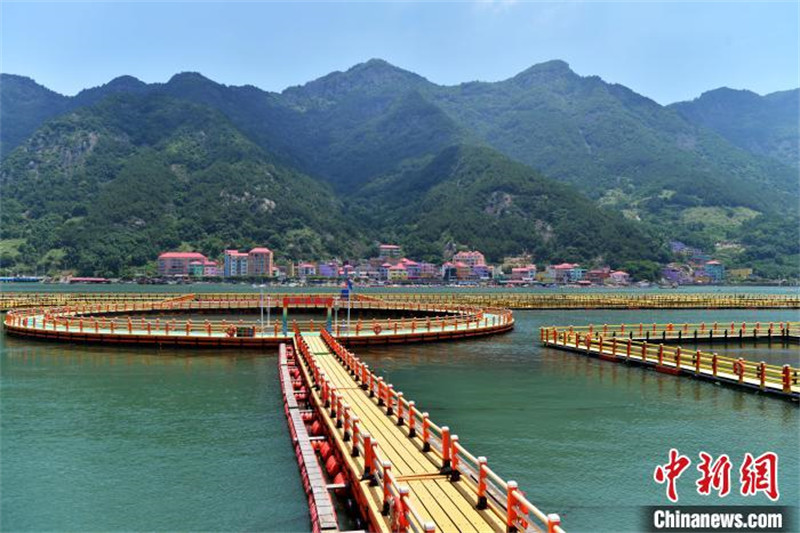 Fujian : les paysages pittoresques du « village de pêcheurs coloré » à Fu'an