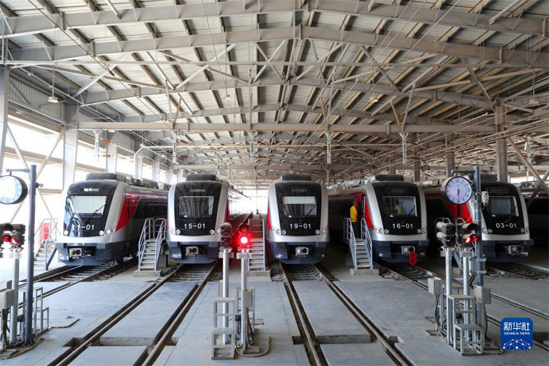 L'essai du premier chemin de fer léger en Égypte construit par des entreprises chinoises