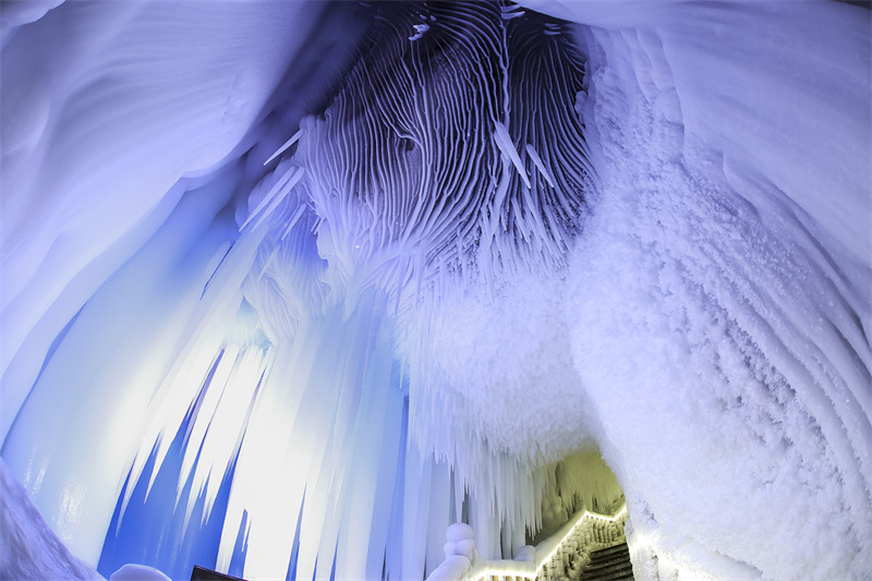 Shanxi : une grotte de glace qui soulage de la chaleur