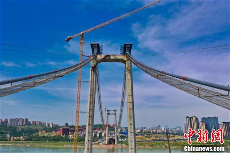 Sichuan : un pont en construction à une hauteur de 100 mètres à Luzhou