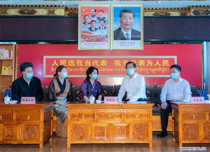 Le plus haut législateur chinois met l'accent sur la protection écologique sur le plateau Qinghai-Tibet