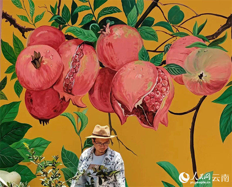 Yunnan : de jeunes artistes chinois créent de magnifiques fresques pour embellir leur ville natale