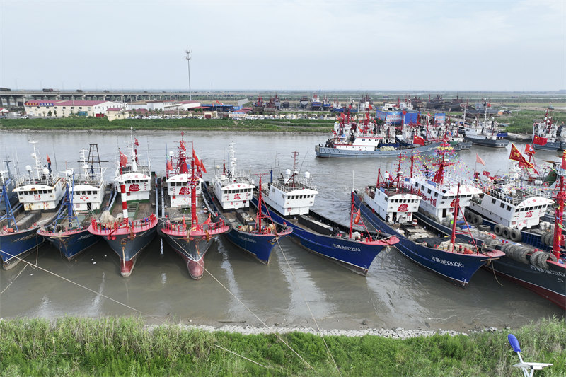 Jiangsu : les pêcheurs se préparent en attendant la réouverture saisonnière de la pêche à Lianyungang