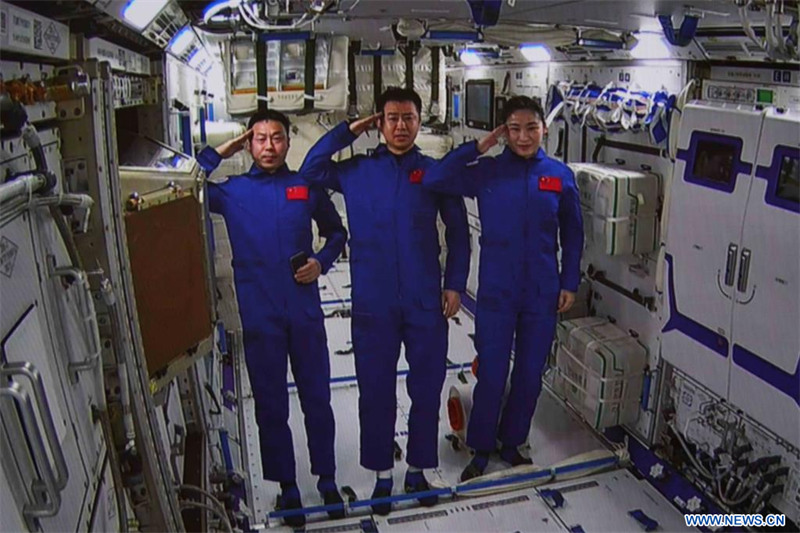 Les astronautes de Shenzhou-14 entrent dans le module laboratoire Wentian