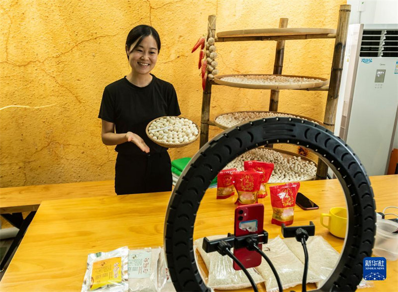 Hubei : la levure traditionnelle permet aux villageois de Zigui de s'enrichir