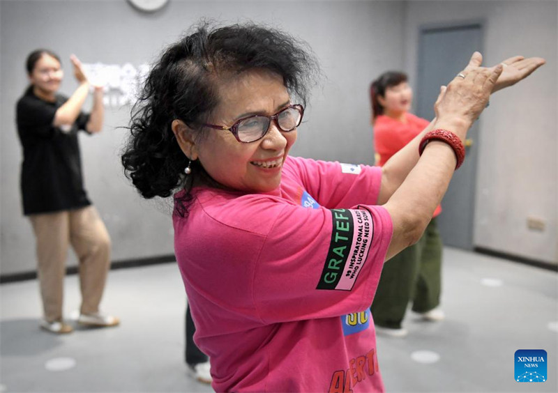 Henan : un groupe de danse de rue âgé de 45 à 71 ans fait le buzz en ligne