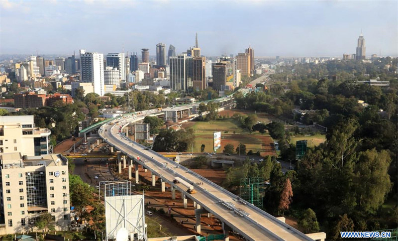 Le président du Kenya salue la construction de routes par la Chine pour stimuler le développement