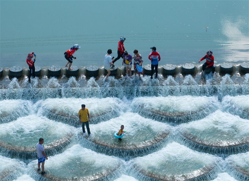 Hubei : profiter de l'eau pour jouir de la fraîcheur