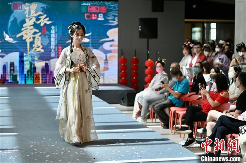 Hong Kong : 20 participants se disputent le titre du concours mondial de mannequins en costumes chinois