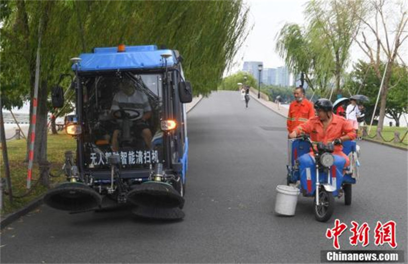Un robot d'assainissement 5G autonome mis en service à Hangzhou