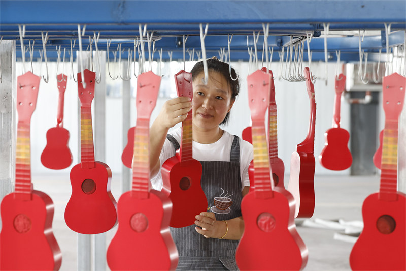 Jiangsu : les instruments de musique donnent une vie prospère à Shuyang