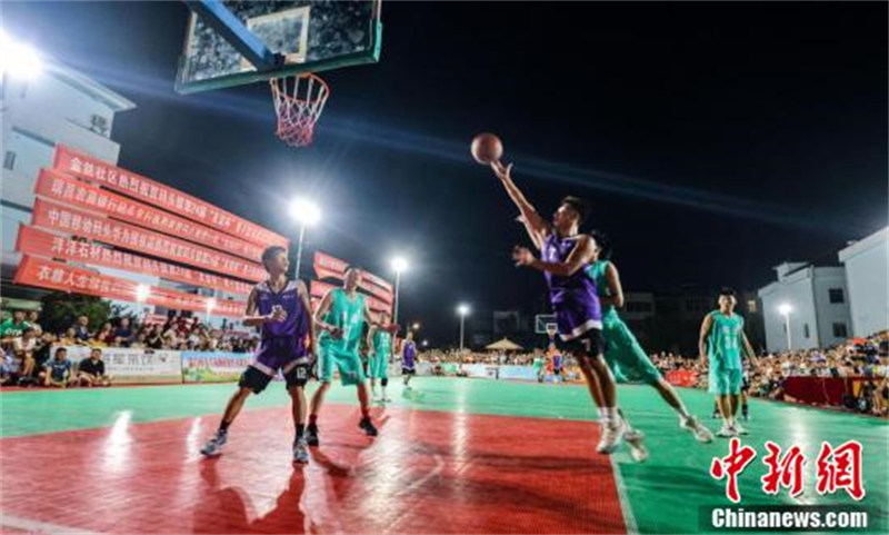 Jiangxi : un match de basket-ball rural organisé à Ruichang