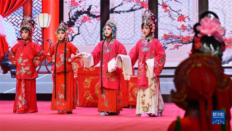 Hebei : la transmission du patrimoine culturel immatériel du « Hahaqiang » en été