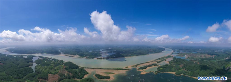 Construction du canal Pinglu dans le Guangxi
