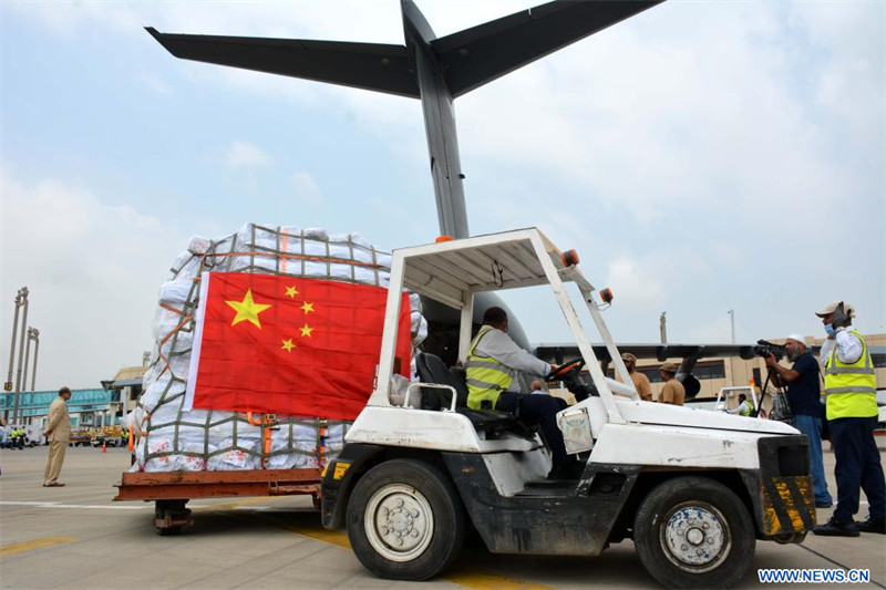 L'aide humanitaire chinoise parvient aux victimes d'inondations au Pakistan