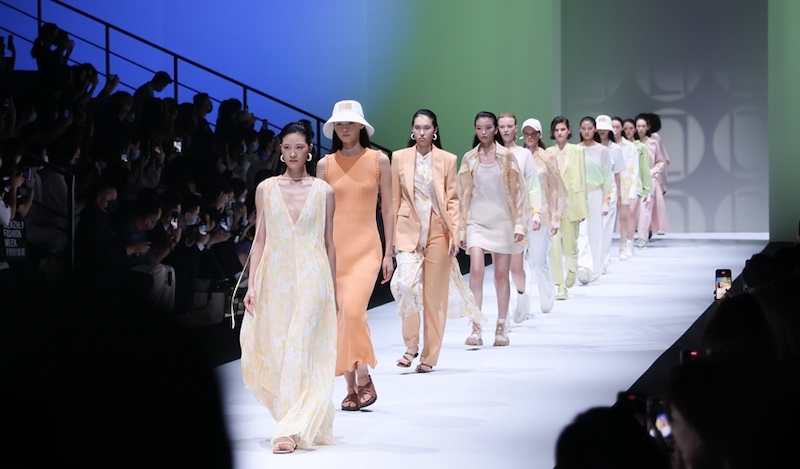 La Semaine de la mode de Shenzhen printemps/été 2023 s'est ouverte