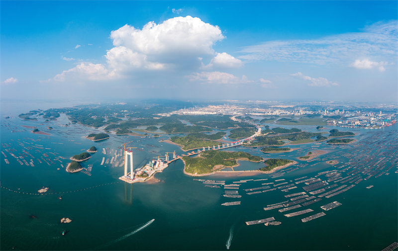 Guangxi : la construction du pont de Longmen est en cours