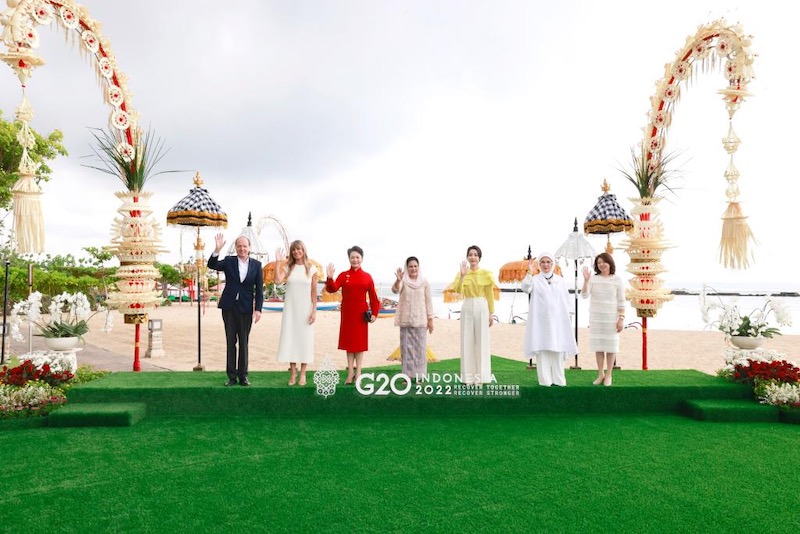 Peng Liyuan assiste à des événements avec les conjoints des dirigeants du G20