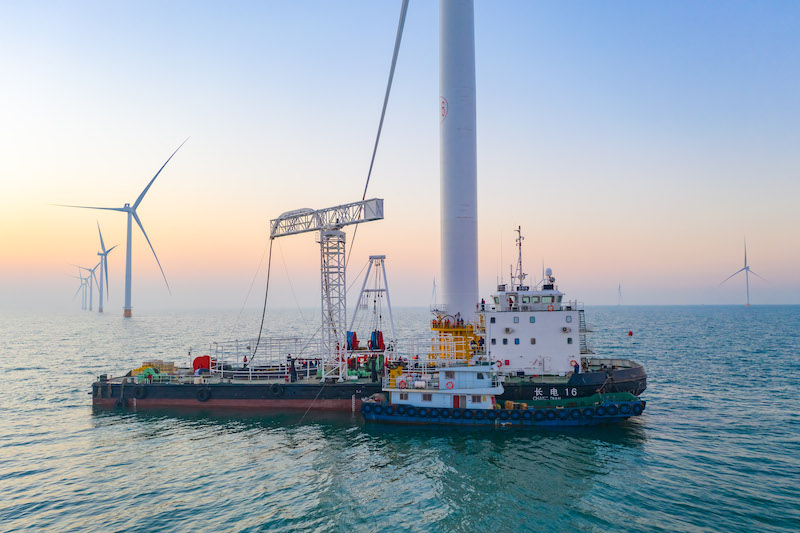 Shandong : la construction d'un projet éolien offshore bat son plein à Yantai